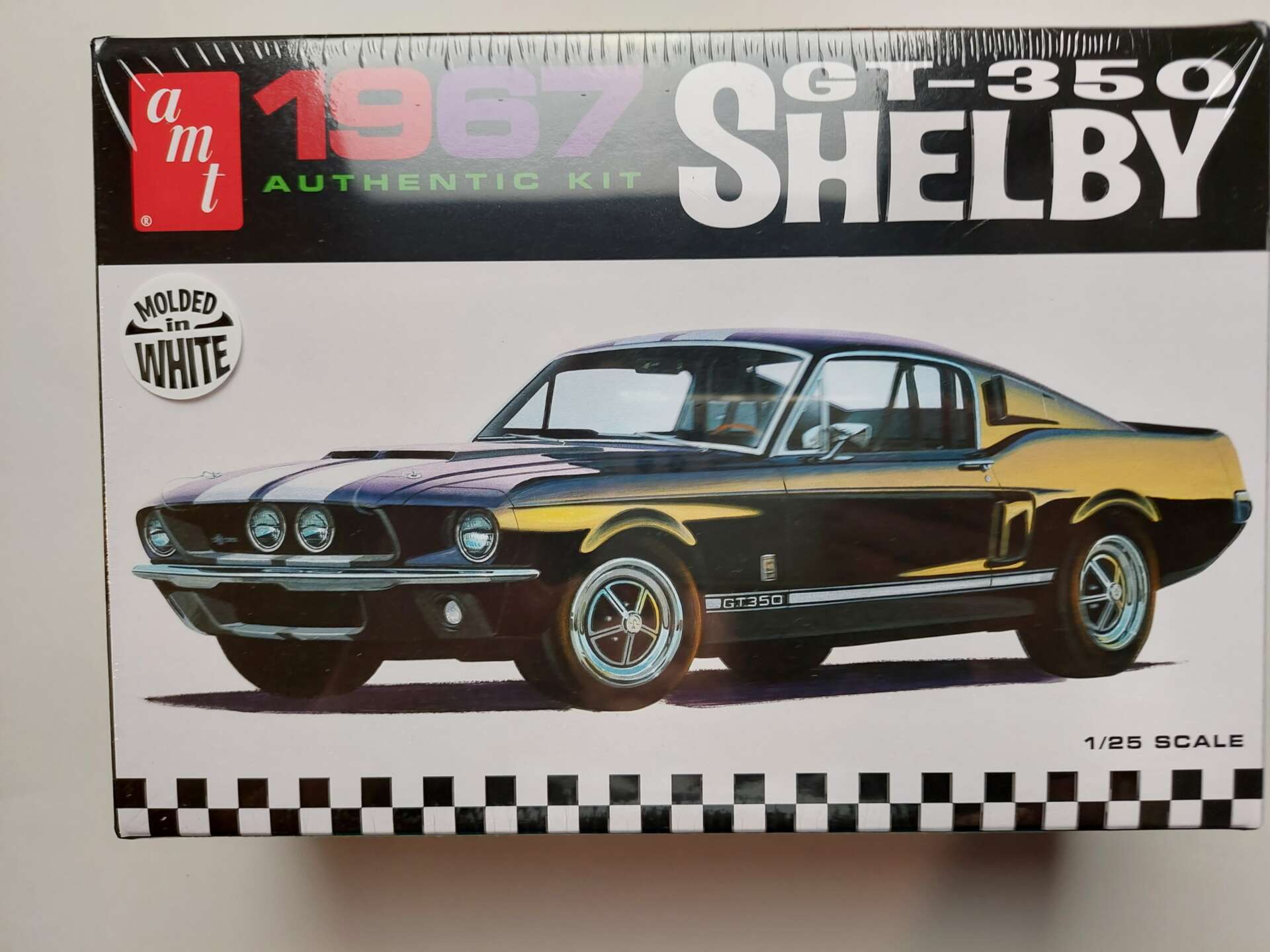 11a228452a907233eddb11475a069ebf.jpg 1/25 Ford Mustang Shelby GT-350 1967 Сборная модель AMT 800