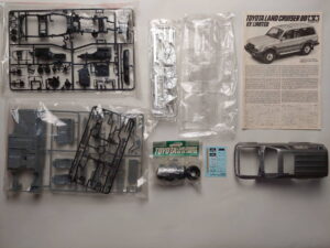 1/24 Toyota Land Cruiser 80 VX Limited 1990 Сборная модель Tamiya 24107