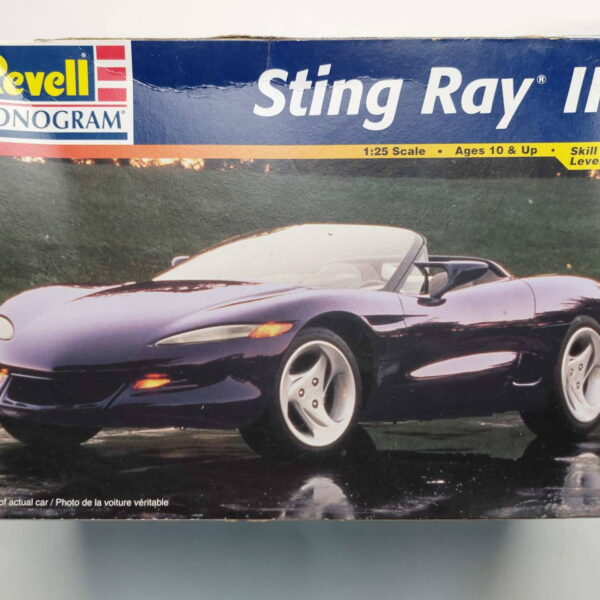 1/25 Chevrolet Corvette Sting Ray III Сборная модель Revell 85-7346