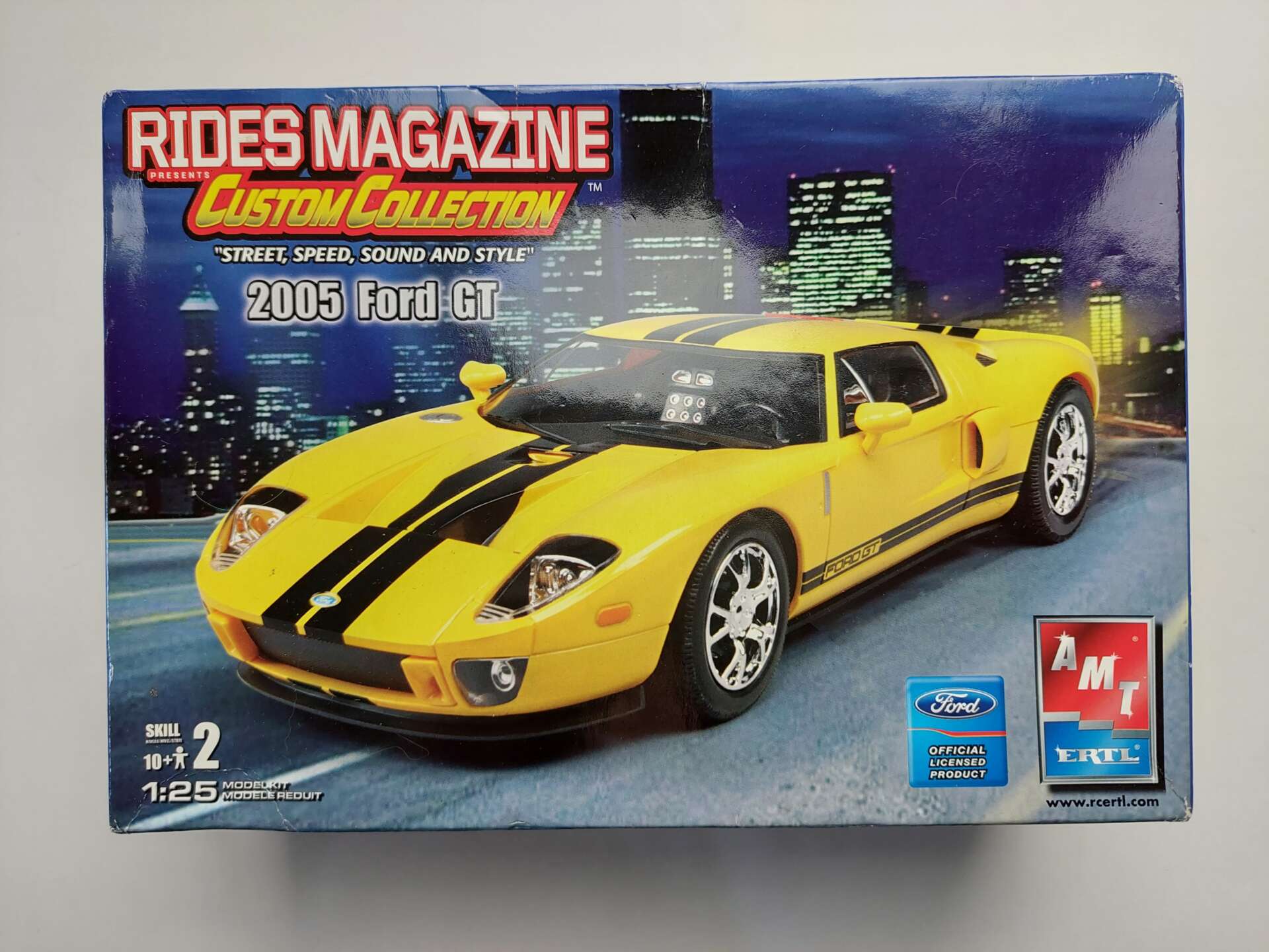928703bb4364427d6f5cfce34ac58ced.jpg 1/25 Ford GT 2005 Сборная модель AMT/ERTL 38480