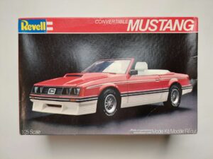 1/25 Ford Mustang Foxbody Convertible Сборная модель Revell 7324