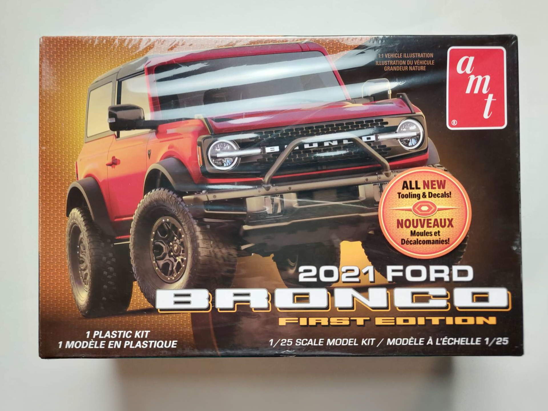 b4557baea5dccfe2a38be1987459a0b4.jpg 1/25 Ford Bronco First Edition 2021 Сборная модель AMT 1343M/12