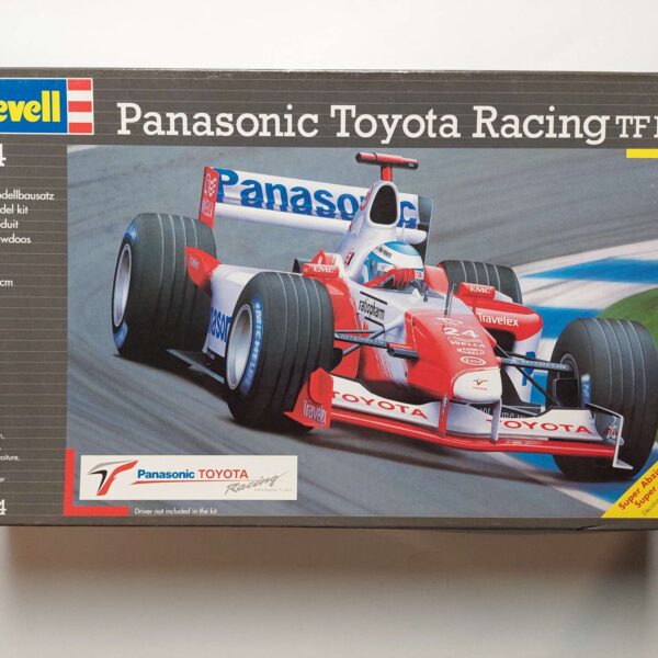 1/24 Panasonic Toyota Racing TF102 Сборная модель Revell 07224