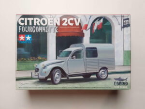 1/24 Citroen 2CV Fourgonnette Сборная модель EBBRO/Tamiya 25001