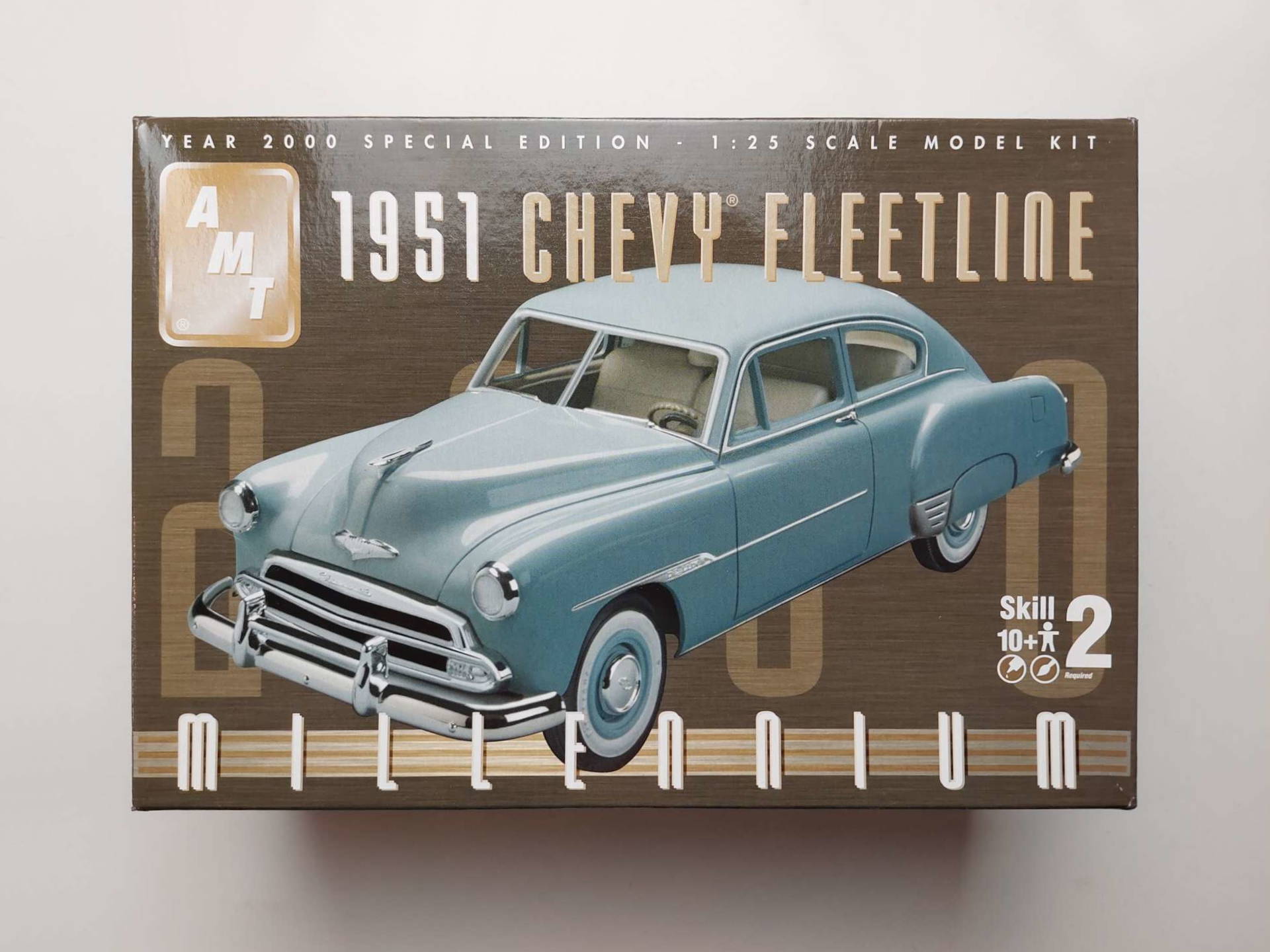 153829f31395649ebf506a5846299fa2.jpg 1/25 Chevrolet Fleetline 1951 Сборная модель AMT 30264