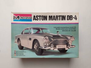 1/25 Aston Martin DB4 Сборная модель Monogram 2246