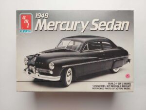 1/25 Mercury Eight 1949 Sedan Сборная модель AMT/ERTL 6815