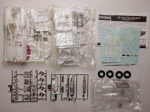 1/24 Ford Thunderbird 2'n1 '58 Convertible Сборная модель Monogram 85-2385