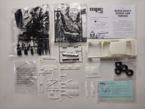 1/25 Ford Torino 1972 Bobby Isaac #15 Сборная модель MPC 839/12