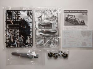 1/20 McLaren Honda MP4/30 2015 Early Season Сборная модель EBBRO 20013