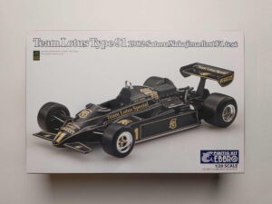 1/20 Lotus Type 91 1982 Satoru Nakajima first F1 test Сборная модель EBBRO 20021