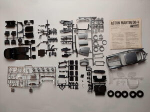 1/25 Aston Martin DB4 Сборная модель Monogram 2246