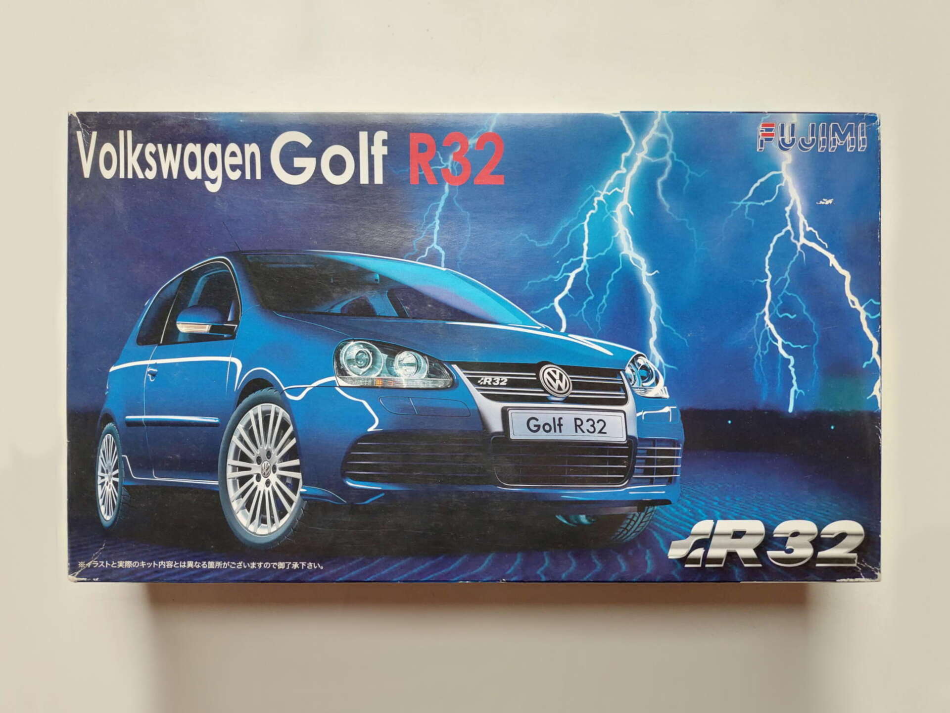 a1ff43d987a81eee4395384678221fe4.jpg 1/24 Volkswagen Golf R32 2005 Сборная модель Fujimi 12328