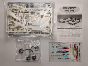 1/24 Peugeot 905 Ev1 24 Hours of Le Mans #6 Esso Сборная модель Gunze Sangyo GX-419