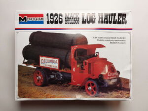 1/24 Mack AC Bulldog Log Hauler 1926 Сборная модель Monogram 2401