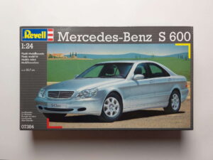 1/24 Mercedes-Benz S600 (W220) Сборная модель Revell 07384