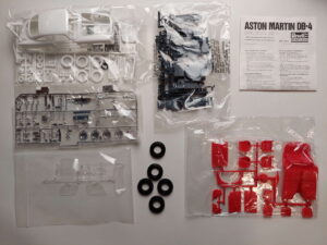 1/25 Aston Martin DB4 1960 Сборная модель Revell Monogram 0562