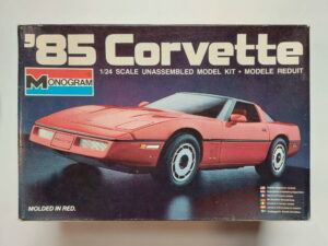 1/24 Chevrolet Corvette C4 '85 Сборная модель Monogram 2209