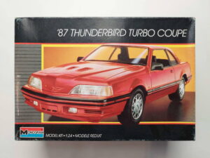 1/24 Ford Thunderbird Turbo '87 Coupe Сборная модель Monogram 2735