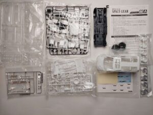 1/24 Mitsubishi Delica Space Gear (PE8W) '96 Сборная модель Aoshima 056677