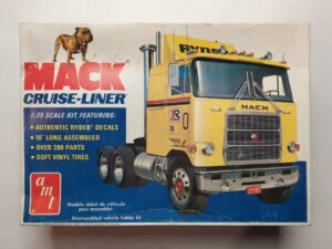 1/25 Mack Cruise-liner Сборная модель AMT T-536