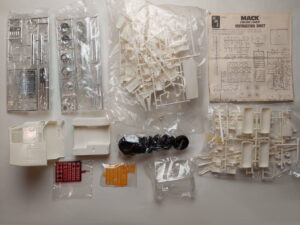 1/25 Mack Cruise-liner Сборная модель AMT T-536