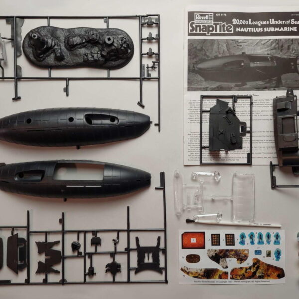 1/100 Nautilus Submarine Revell Monogram 85-1178
