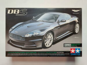 1/24 Aston Martin DBS c ф/т Сборная модель Tamiya 24316